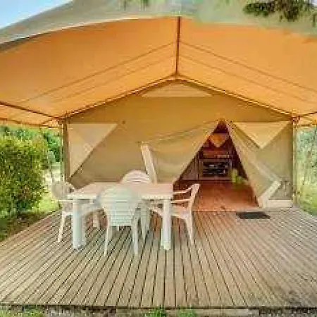 3 Etoiles - Piscine - Eeeehb * Balazuc